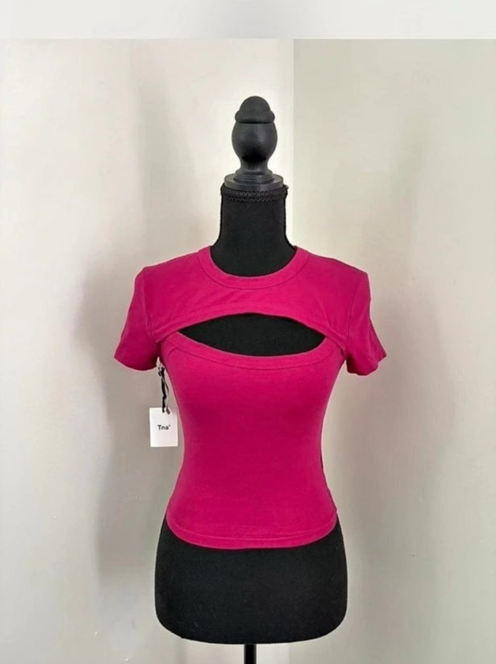 Aritzia Chill Costa T-Shirt Cutout Crop XS Fuchsia Pink